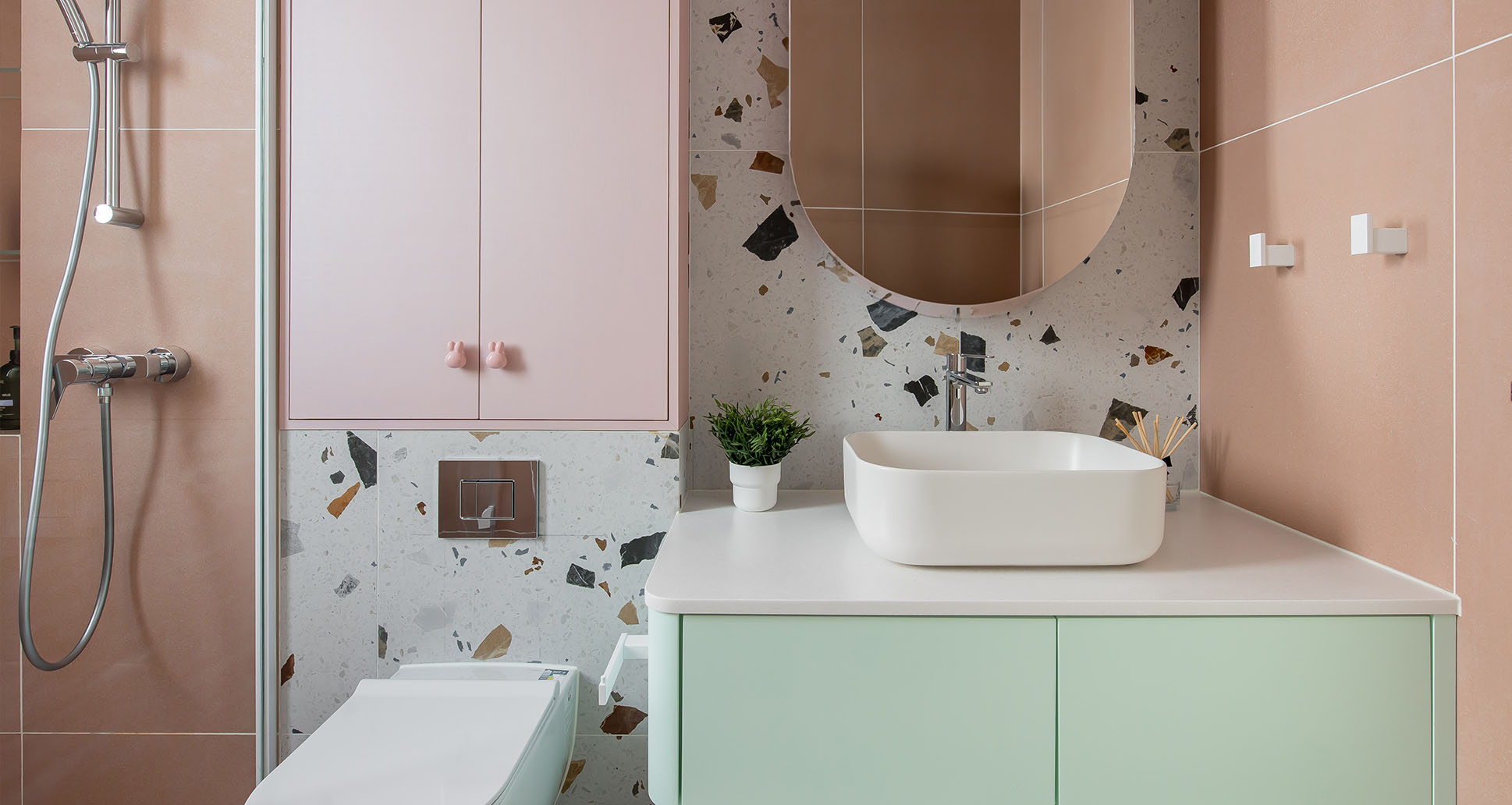 Left horizontal image 4